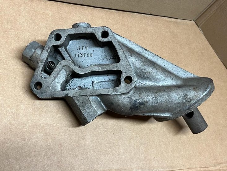 S/H - MK2 Oil filter head (4 bolt down facing filter) 8102