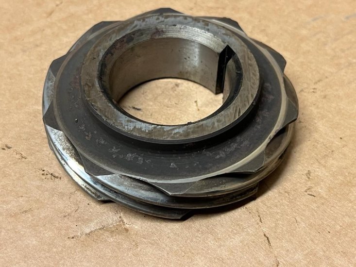 S/H - Oil pump drive gear (6 Cyl)