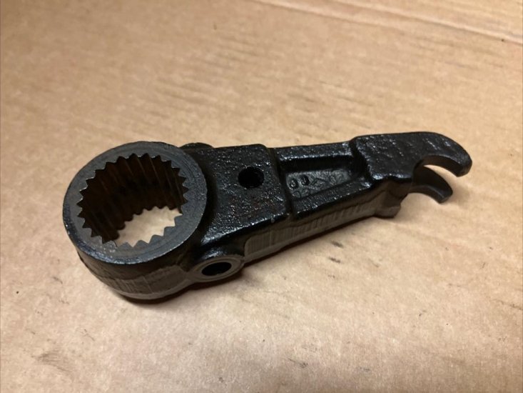 S/H - Torsion Bar Adjuster Lever LH (XK) C3462