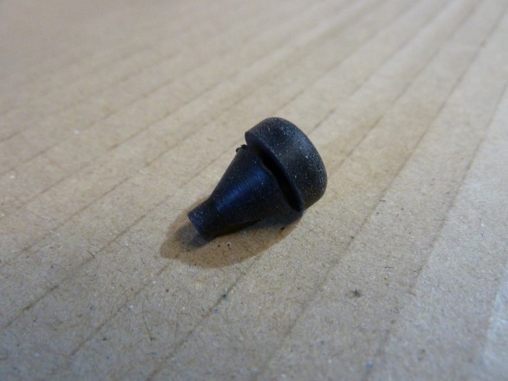 Petrol flap buffer