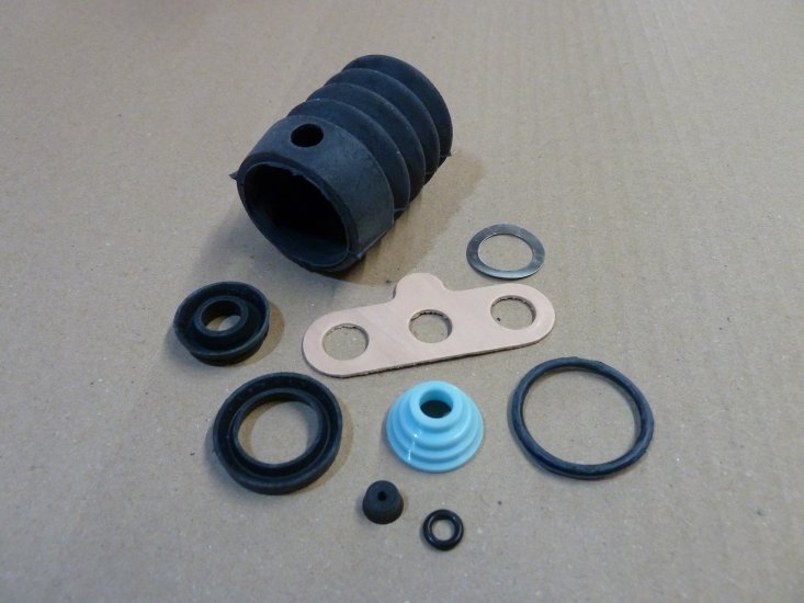 Brake master cyl kit