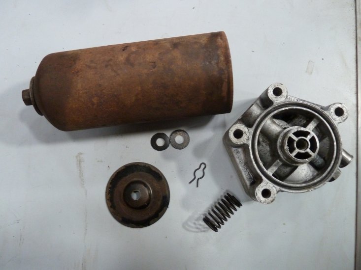 S/H - E Type 3.8 Oil filter assembly