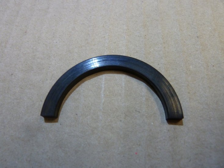 Cam cover inlet seal thin half moon