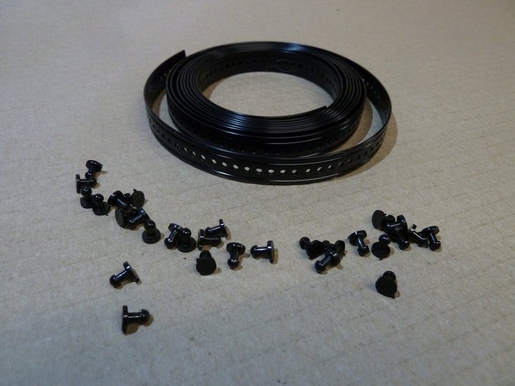 Cable straping kit with clips