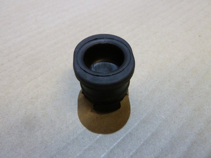 Timing cover plug V12