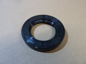 Gearbox rear oil seal