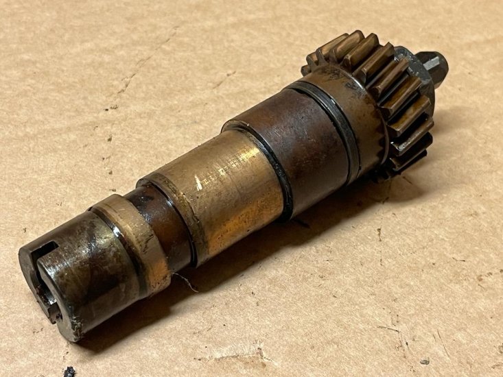 S/H - Distributor Drive shaft Assy (6 Cyl)