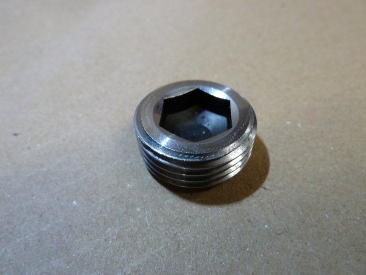 Crankshaft sluge plug - Genuine