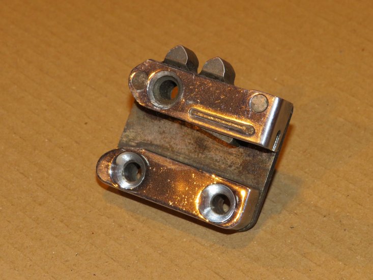 S/H - Door lock striker RHF & RHR (MK2)