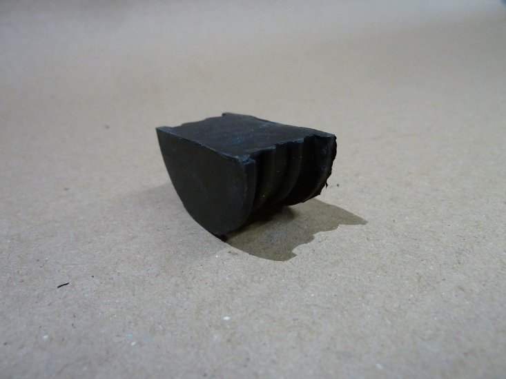 Cam cover rubber blanking plug (XJ6)